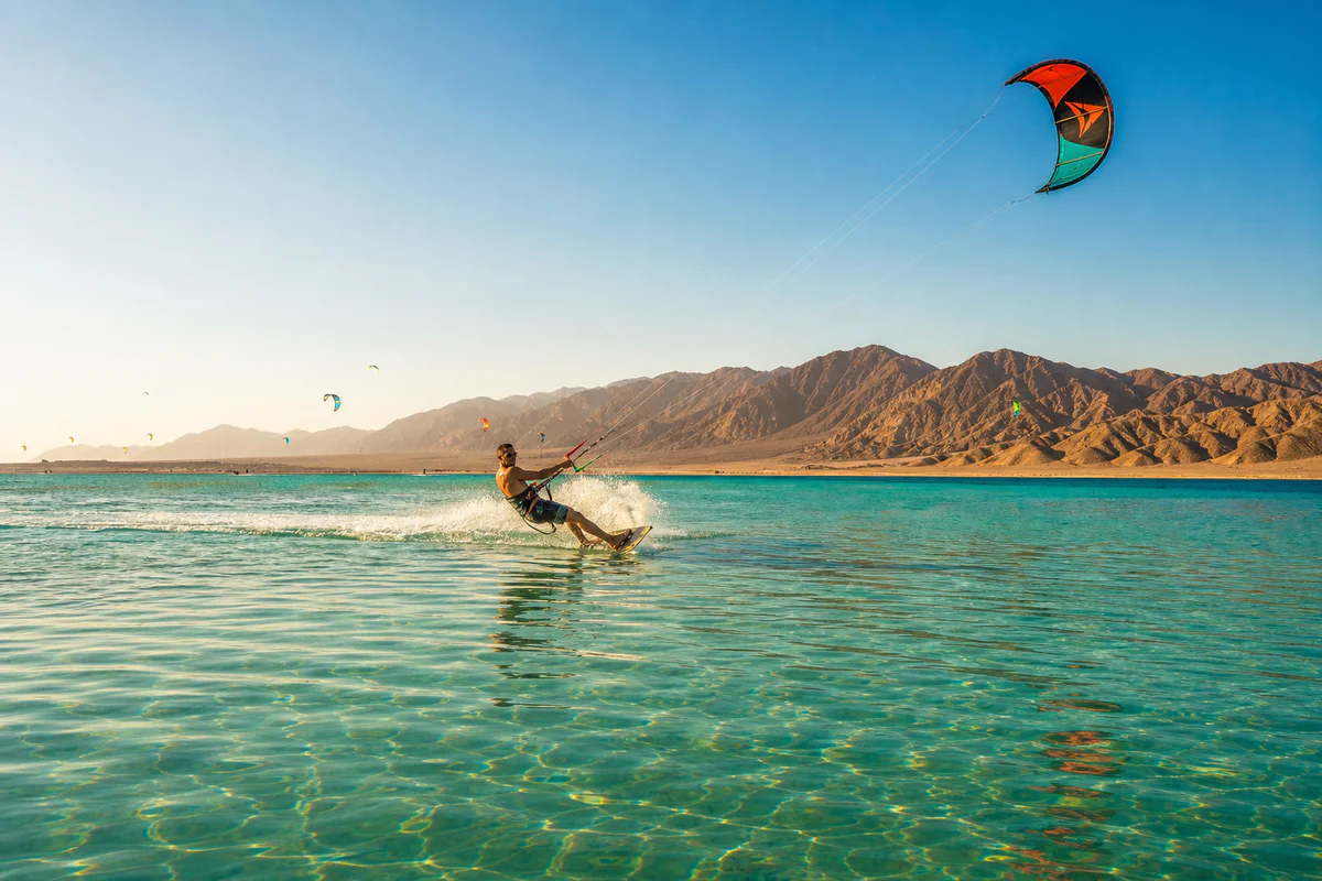 Hurghada kitesurf est-il le bon choix pour progresser selon la saison ?